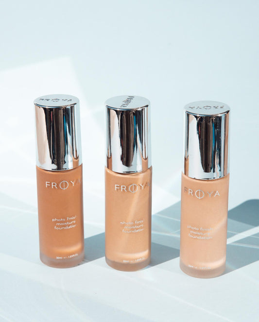 Frøya Photo Finish Moisture Foundation, No. 7 Mørk med varm undertone